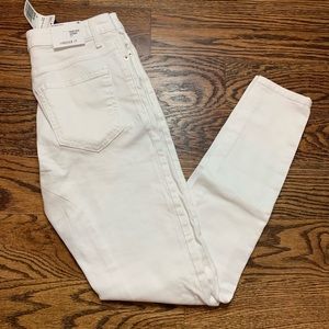 NWT Forever21 White Skinny Jeans
